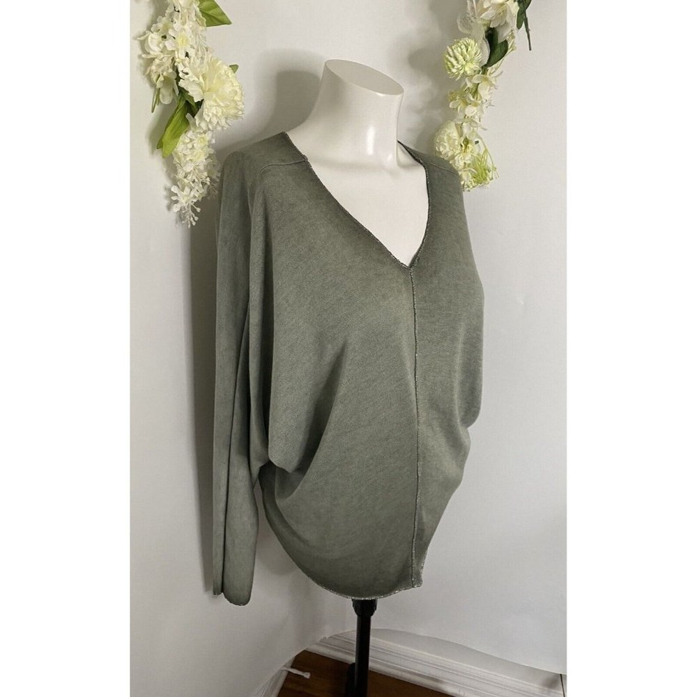Free For‎ Humanity Size Small Lightweight Sweater Top Metallic Trim Long Sleeves
